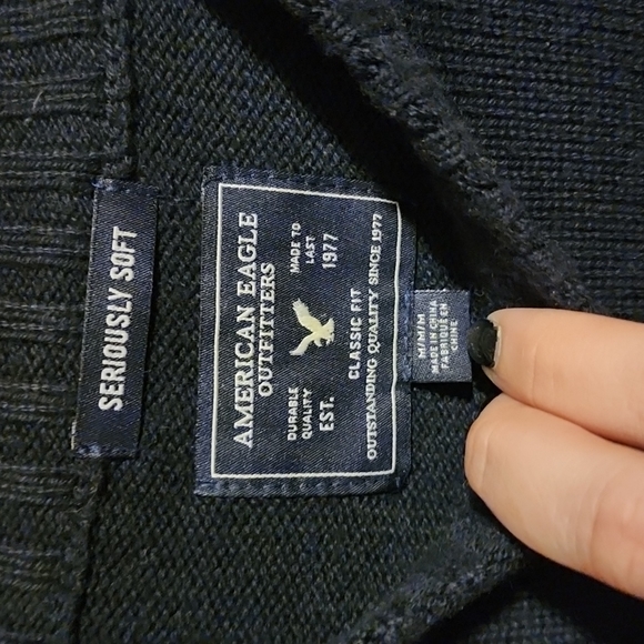American Eagle sweater - Picture 2 of 5